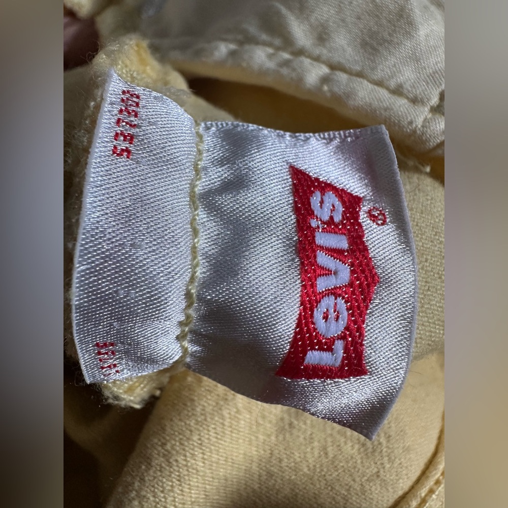 Levi's yellow Button-Fly Jeans - Picture 7 of 11